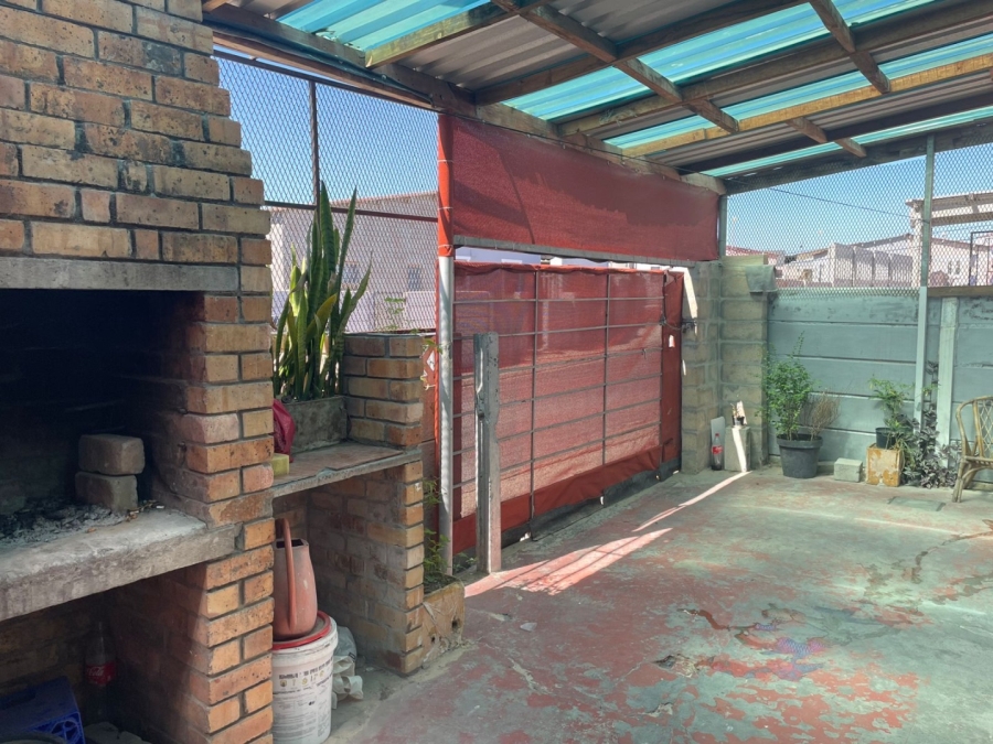 2 Bedroom Property for Sale in Tafelsig Western Cape
